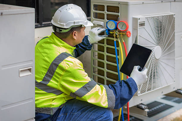 Professional Hvac technician working in San Mateo, CA
